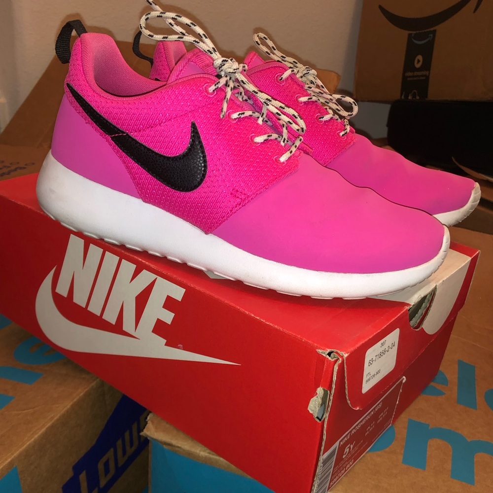 Pink Nike Roshe Runs